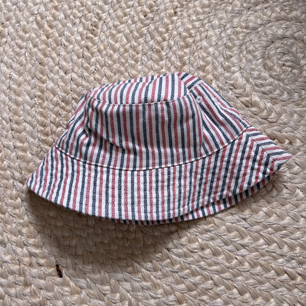 Old navy red white blue striped bucket hat toddler unisex boy girl 18-24 m